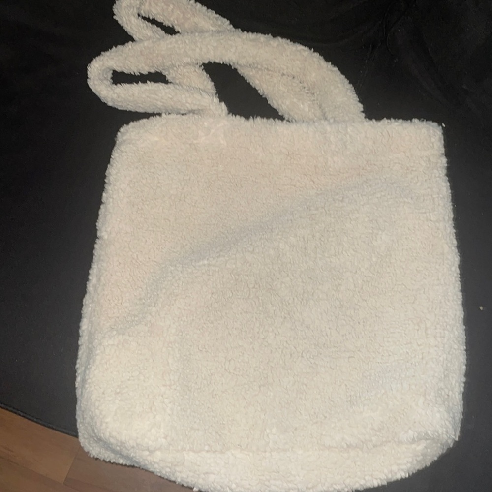 Beige shoulder bag